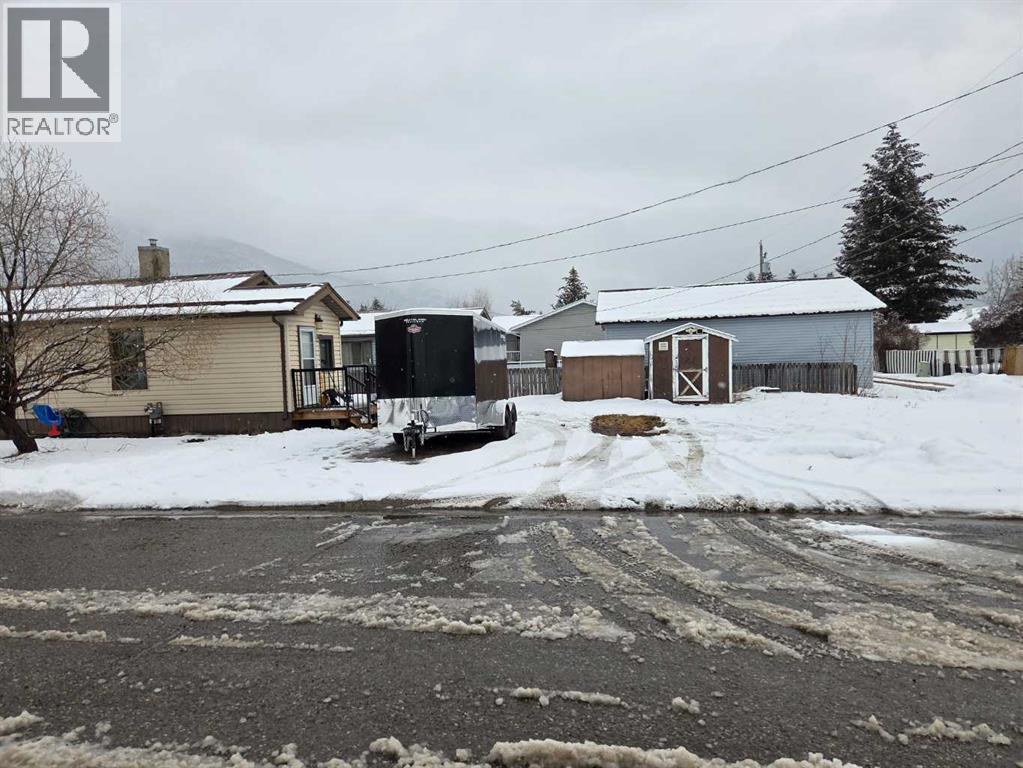 11702 21st Avenue, Blairmore, Alberta  T0K 0E0 - Photo 3 - A2297514