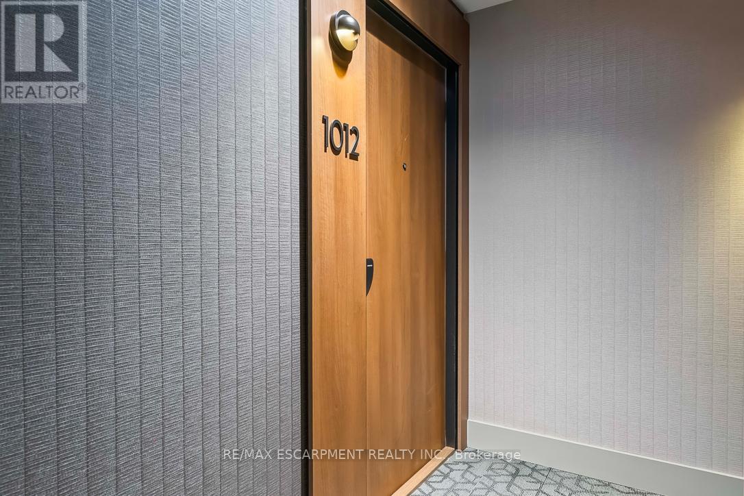 1012 - 21 Park Street E, Mississauga, Ontario L5G 0C2 - Photo 3 - W12961254