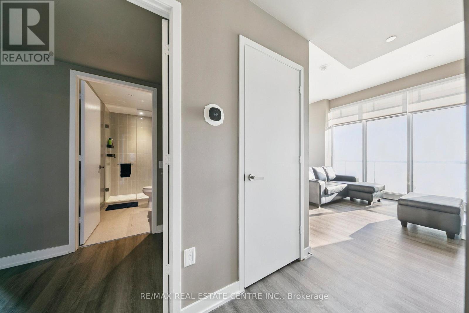 5907 - 3883 Quartz Road, Mississauga, Ontario L5B 0M4 - Photo 6 - W12961308