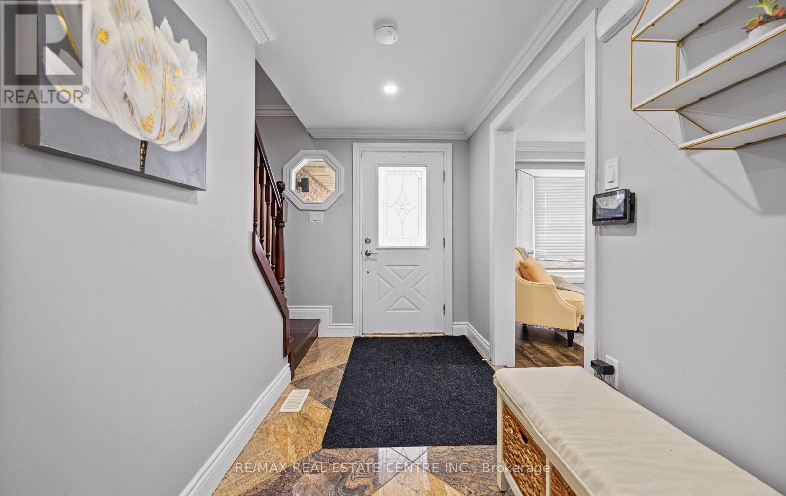 84 Viscount Road, Brantford, Ontario N3P 1Y7 - Photo 3 - X12961230