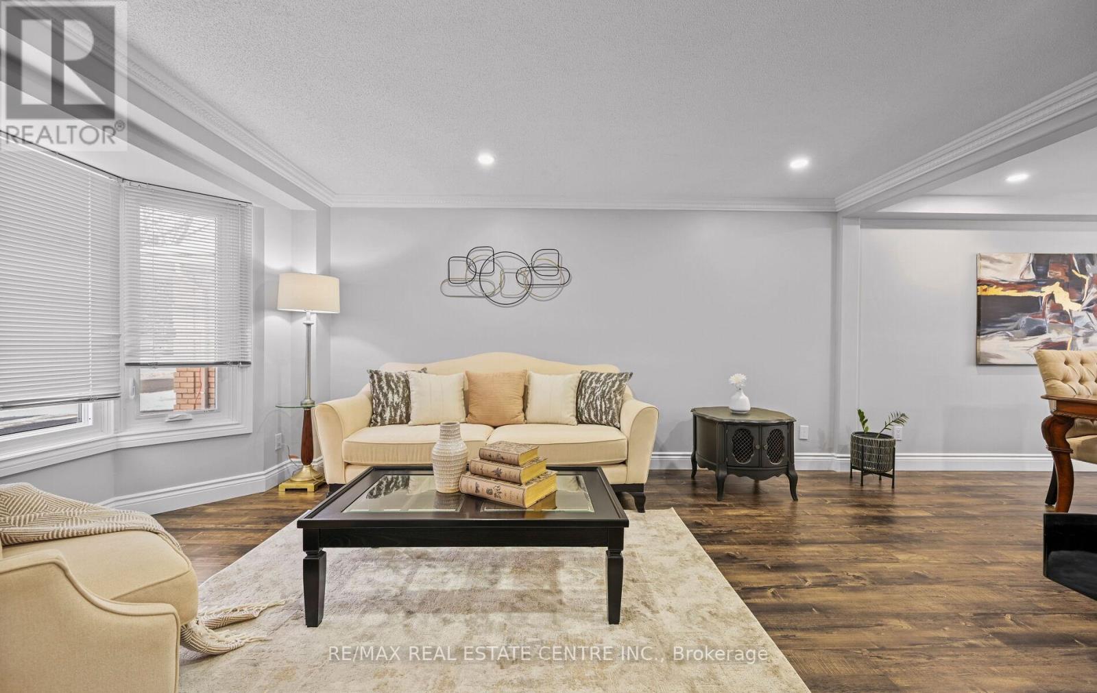 84 Viscount Road, Brantford, Ontario N3P 1Y7 - Photo 4 - X12961230