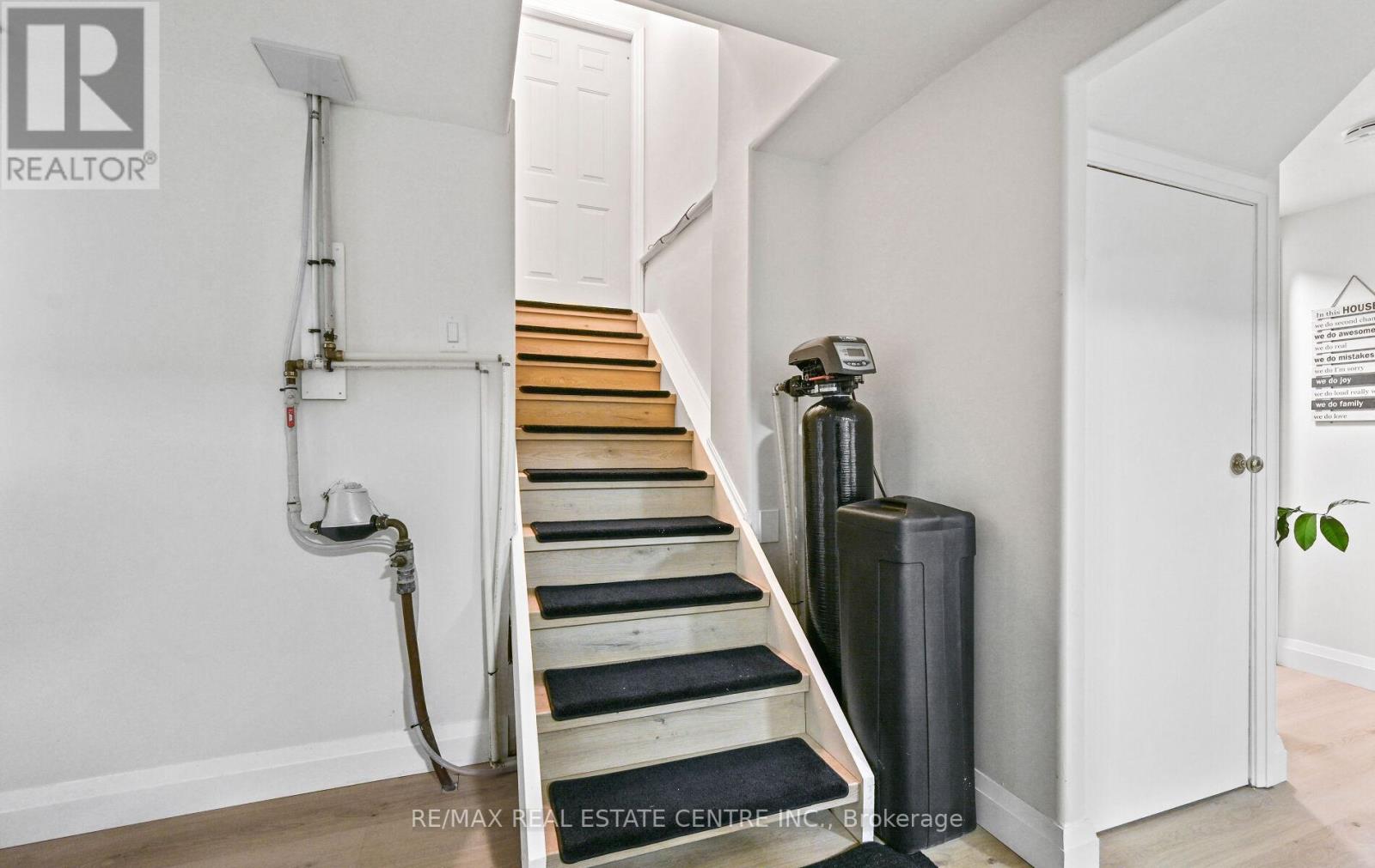 84 Viscount Road, Brantford, Ontario N3P 1Y7 - Photo 44 - X12961230