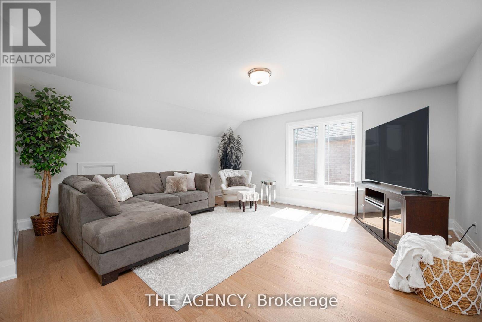 425 Melling Avenue, Peterborough, Ontario  K9H 0J2 - Photo 16 - X12961250