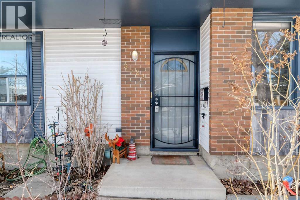 3523 48 Street Ne, Calgary, Alberta  T1Y 5S5 - Photo 3 - A2298813