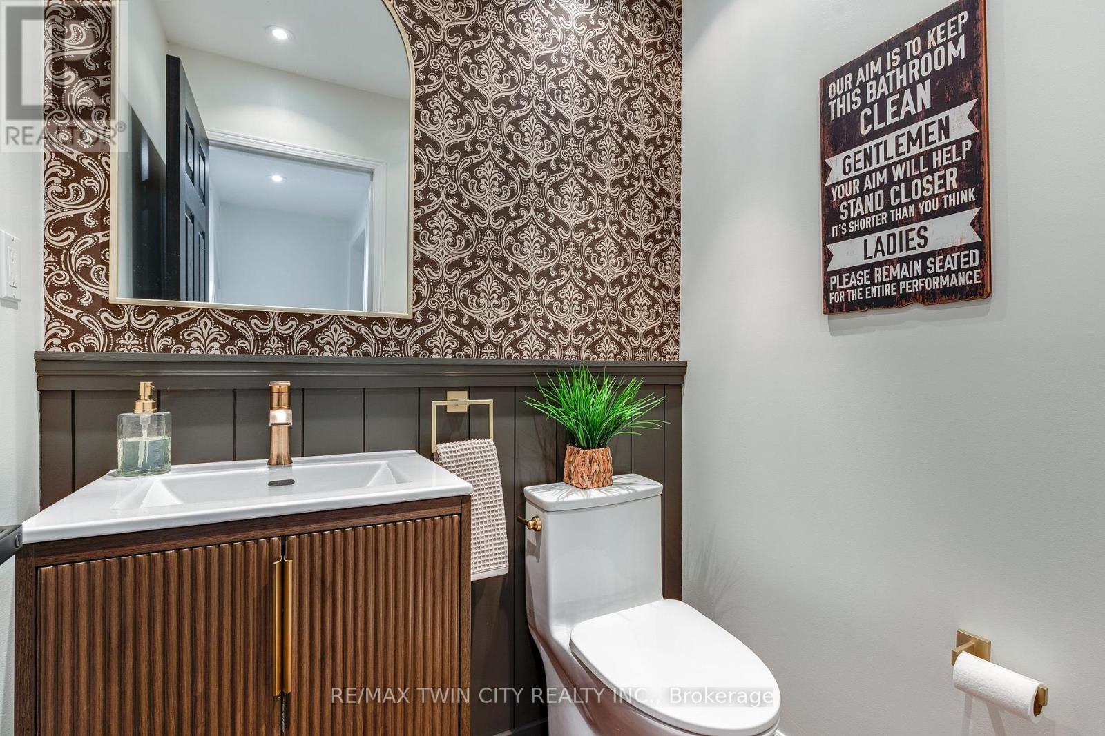 32 Bloomington Drive, Cambridge, Ontario  N1P 1J4 - Photo 34 - X12918716