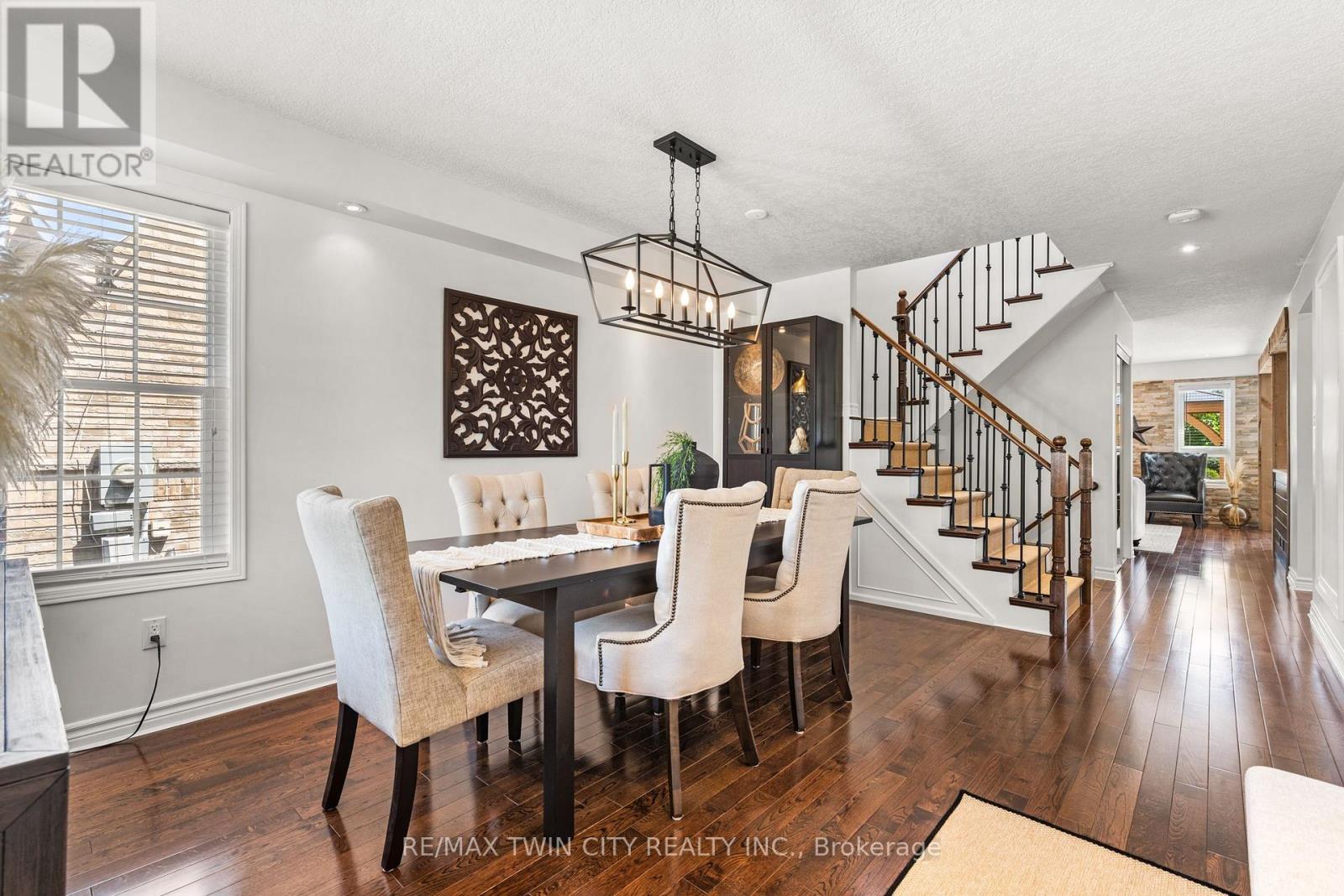 32 Bloomington Drive, Cambridge, Ontario  N1P 1J4 - Photo 8 - X12918716