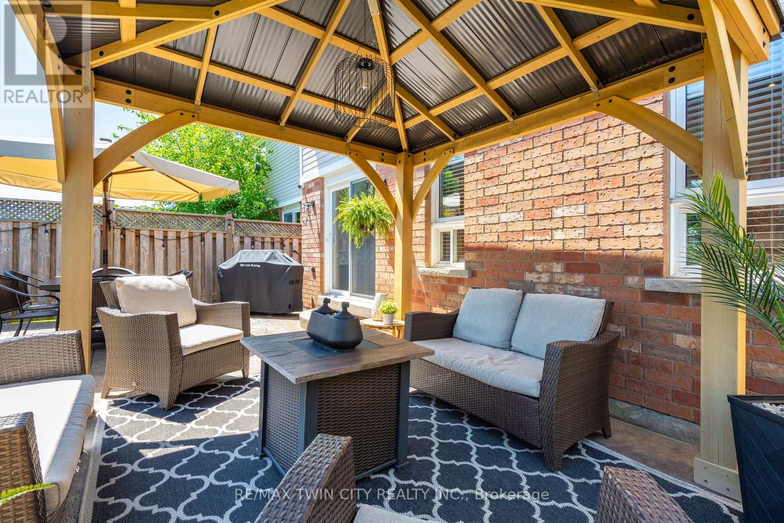 32 Bloomington Drive, Cambridge, Ontario  N1P 1J4 - Photo 42 - X12918716