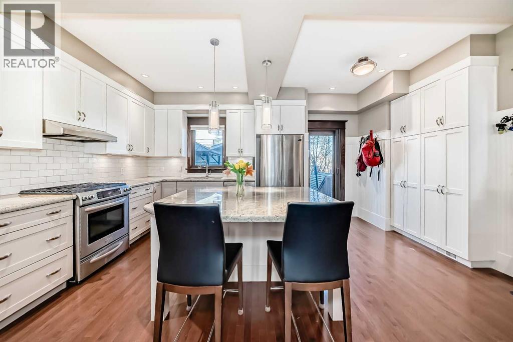 2413 15 Street SW, Calgary, Alberta  T2T 3Z4 - Photo 4 - A2284468