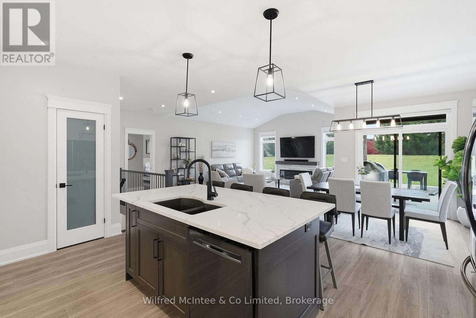 105 Fourth Street, Brockton, Ontario  N0G 2V0 - Photo 13 - X12961146