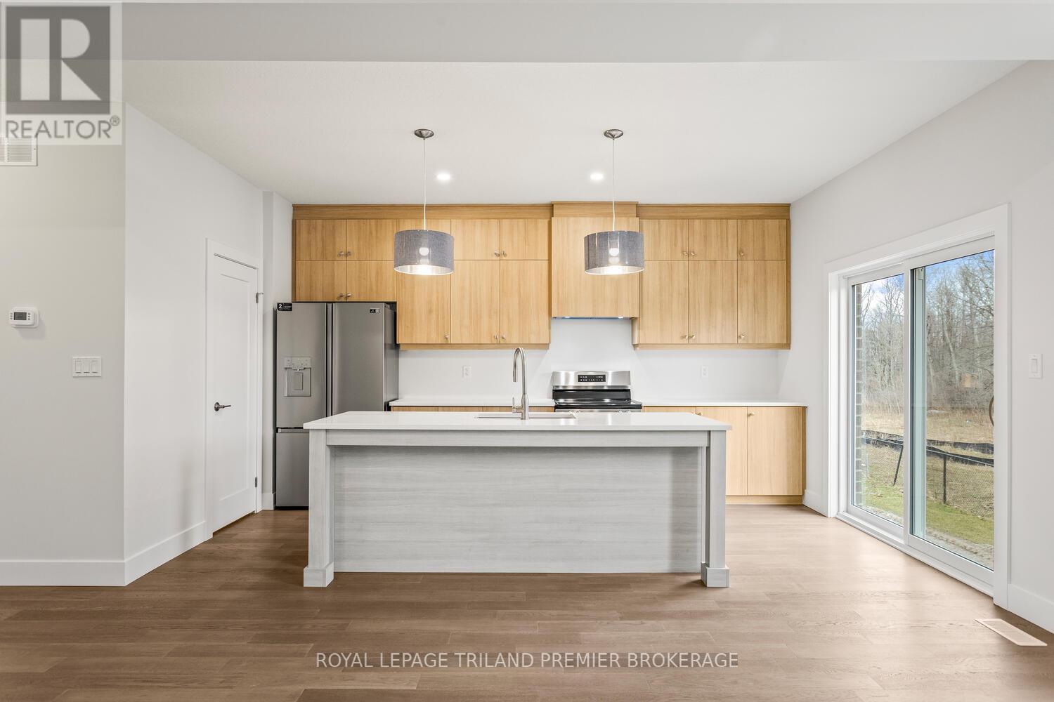 2698 Bobolink Lane, London South, Ontario  N6M 0J9 - Photo 11 - X12961392