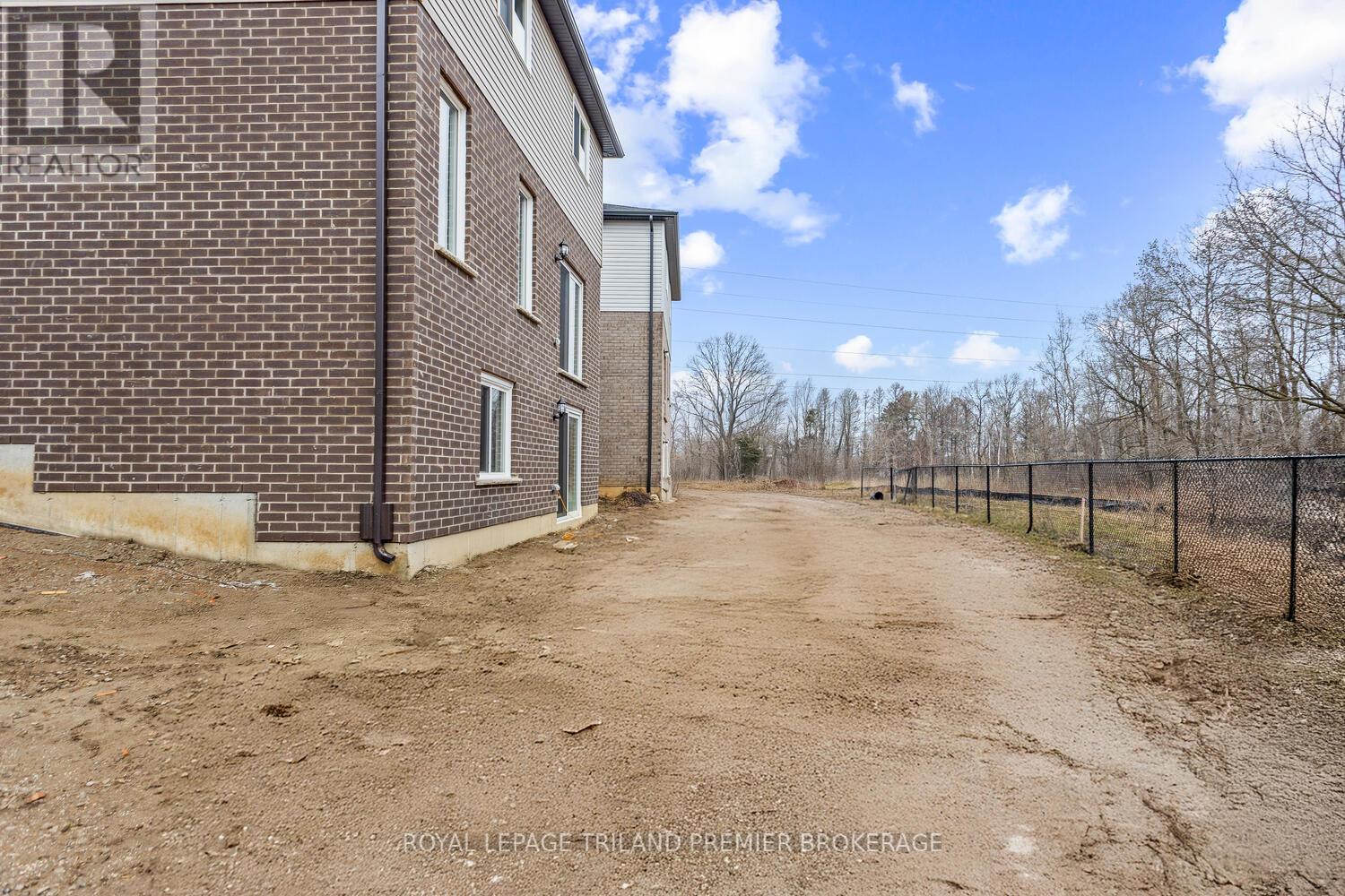 2698 Bobolink Lane, London South, Ontario  N6M 0J9 - Photo 30 - X12961392