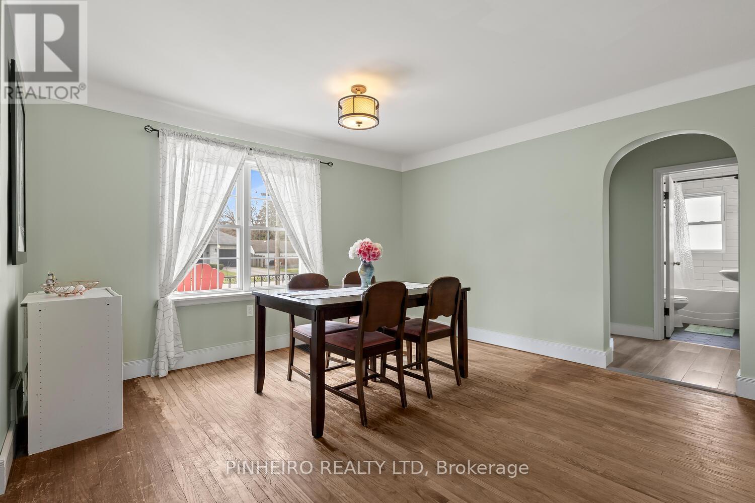 275 Ridout Street, West Elgin, Ontario  N0L 2C0 - Photo 3 - X12961404