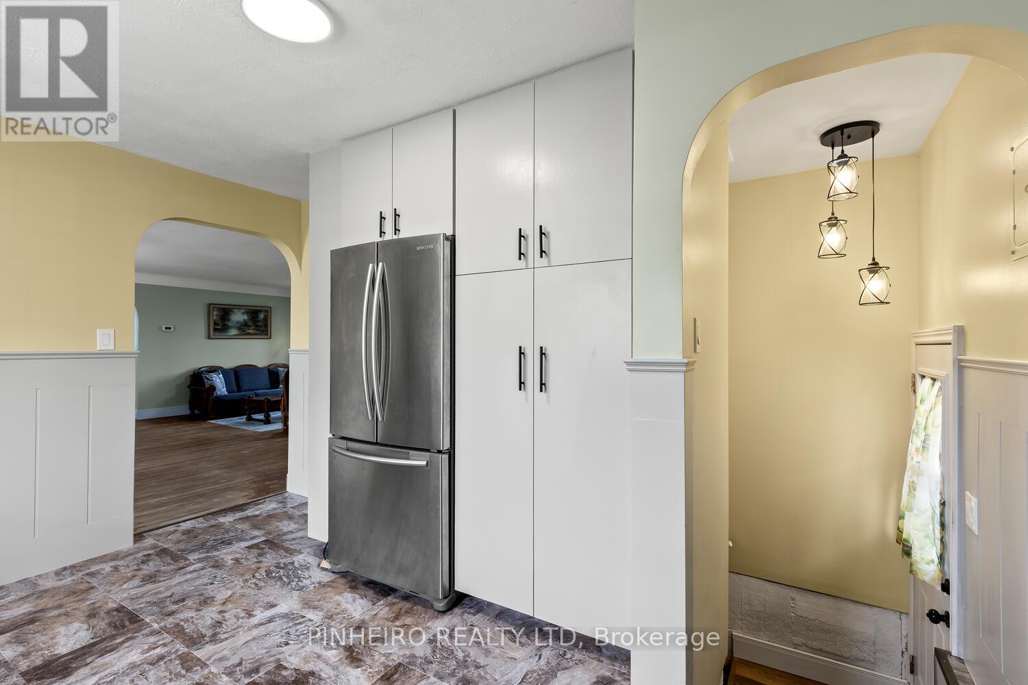 275 Ridout Street, West Elgin, Ontario  N0L 2C0 - Photo 8 - X12961404