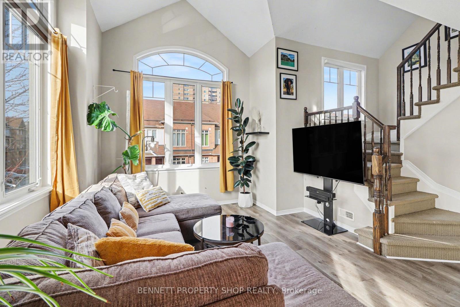 4 - 579 Reardon Private, Ottawa, Ontario  K1V 2K9 - Photo 4 - X12961500