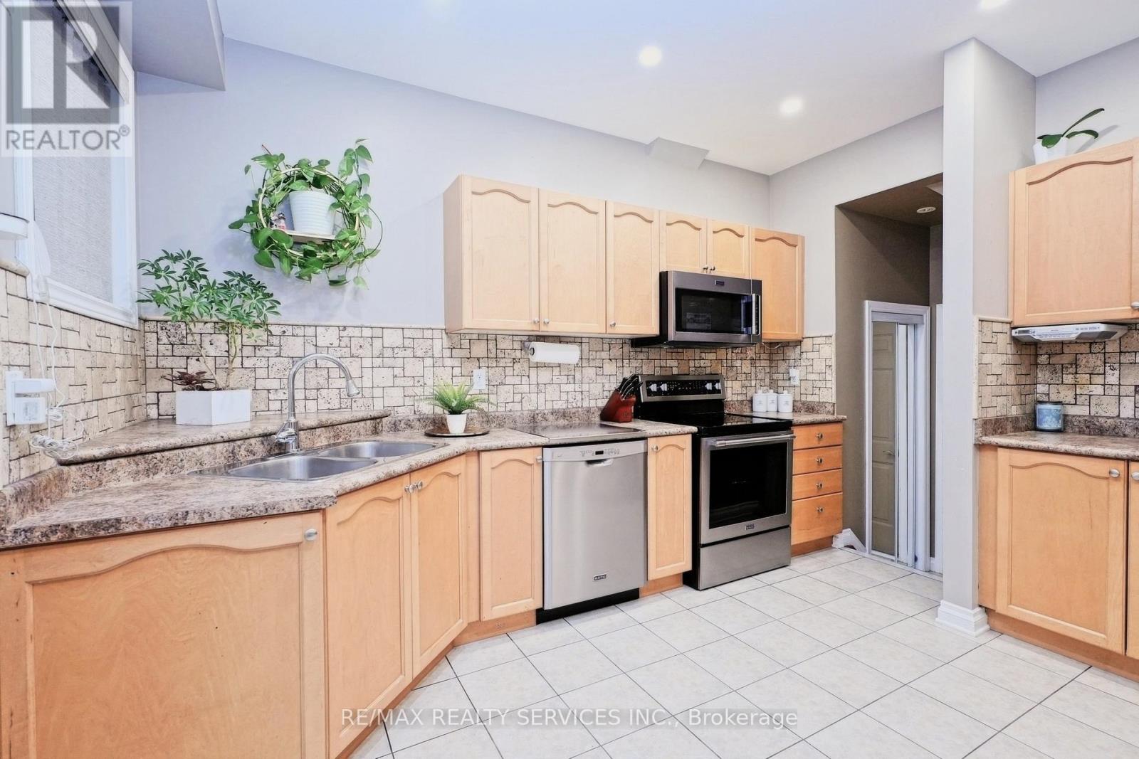 32 Ashdale Road, Brampton, Ontario  L6Y 5M7 - Photo 14 - W12955484