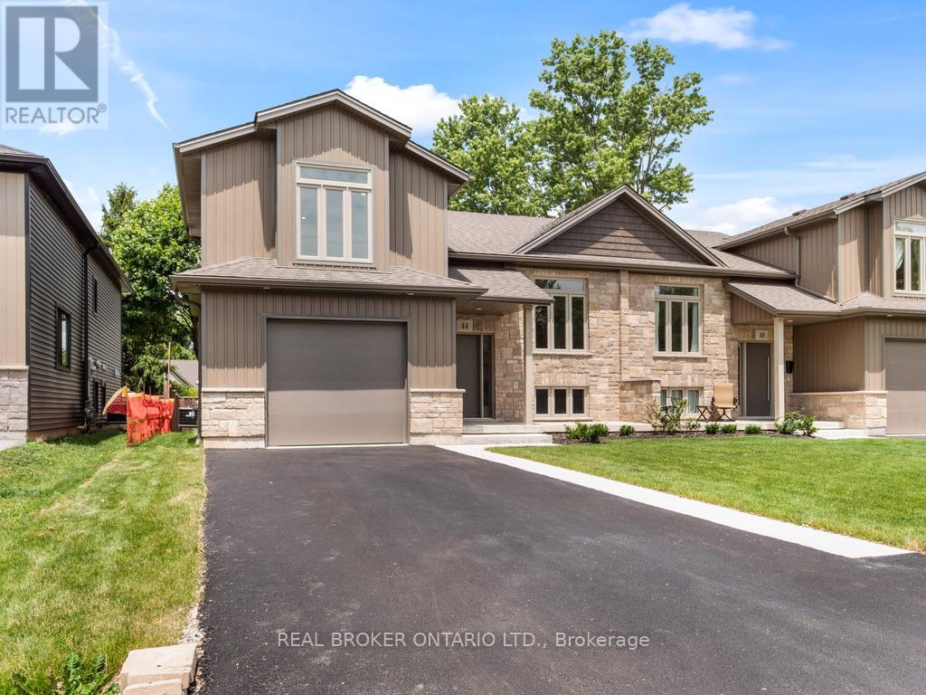 44 Topham Boulevard, Welland, Ontario  L3C 3G2 - Photo 1 - X12961366