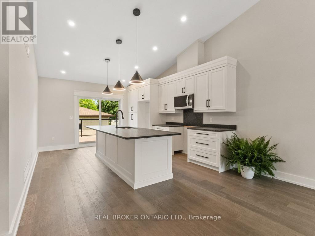 44 Topham Boulevard, Welland, Ontario  L3C 3G2 - Photo 10 - X12961366