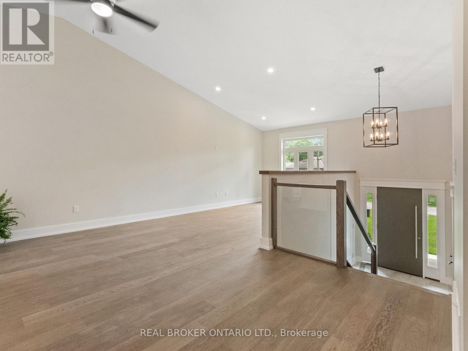 44 Topham Boulevard, Welland, Ontario  L3C 3G2 - Photo 12 - X12961366