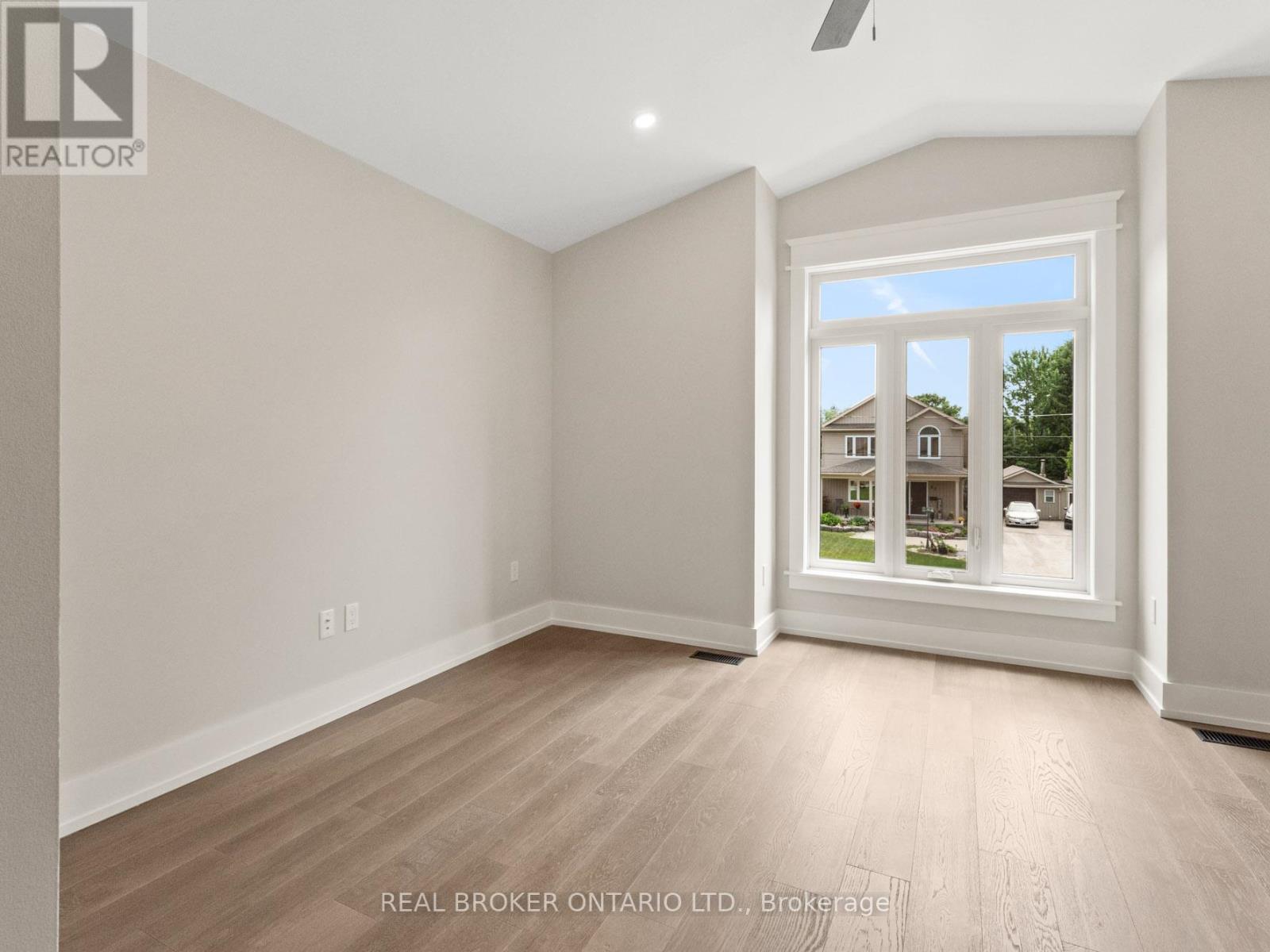 44 Topham Boulevard, Welland, Ontario  L3C 3G2 - Photo 14 - X12961366