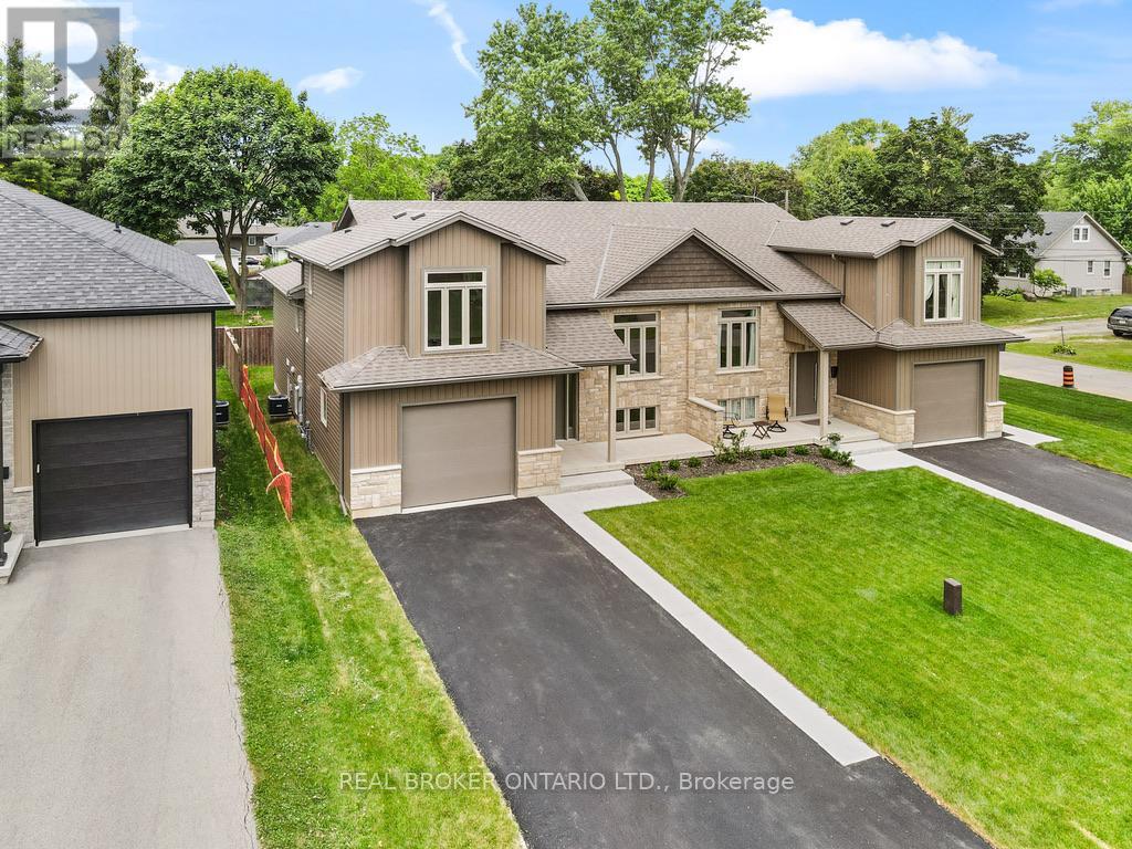 44 Topham Boulevard, Welland, Ontario  L3C 3G2 - Photo 2 - X12961366