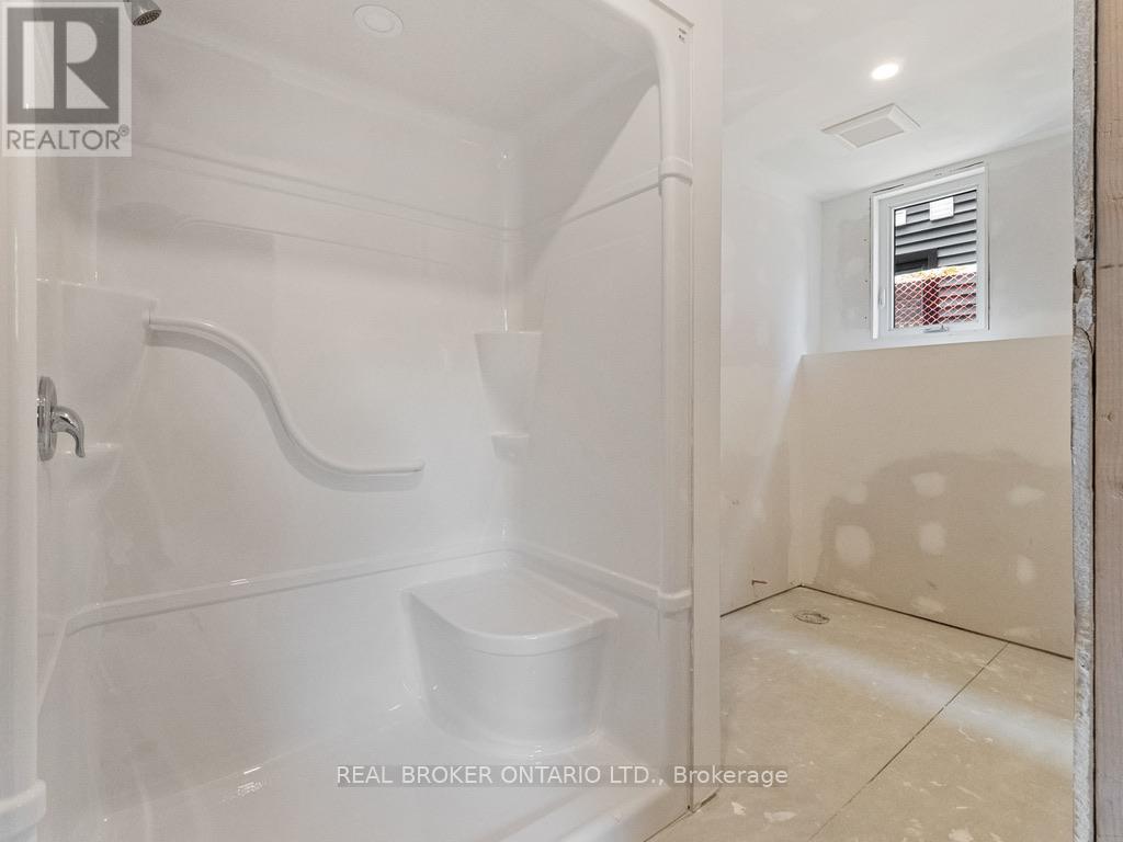 44 Topham Boulevard, Welland, Ontario  L3C 3G2 - Photo 26 - X12961366