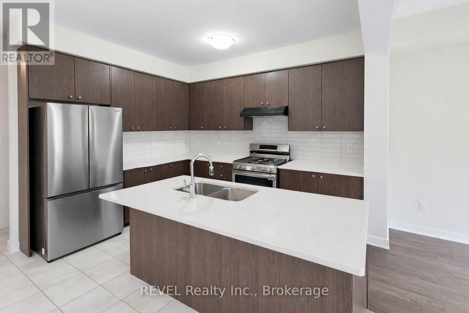 12 Rudder Road, Welland, Ontario  L3B 0M5 - Photo 10 - X12961456