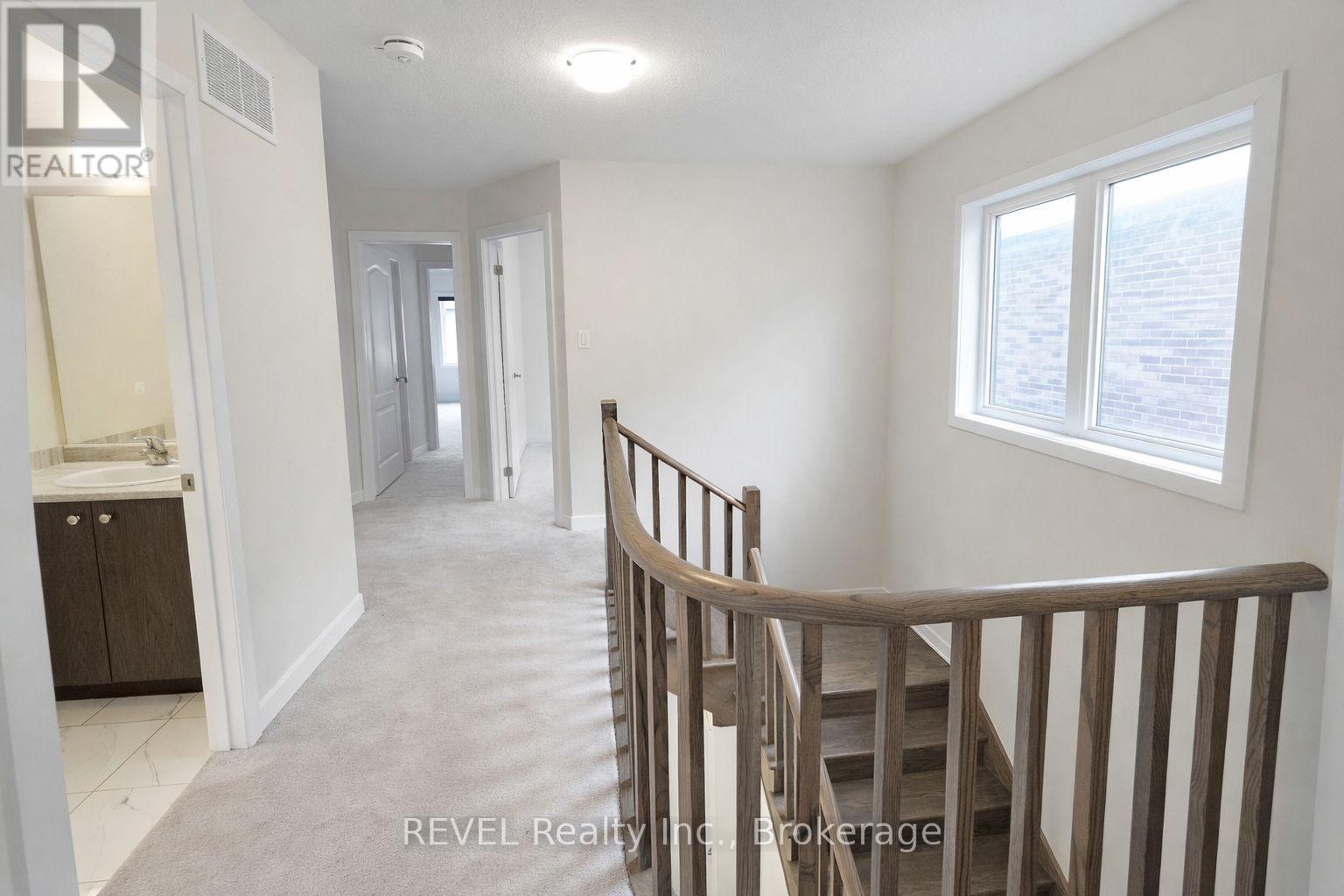 12 Rudder Road, Welland, Ontario  L3B 0M5 - Photo 11 - X12961456
