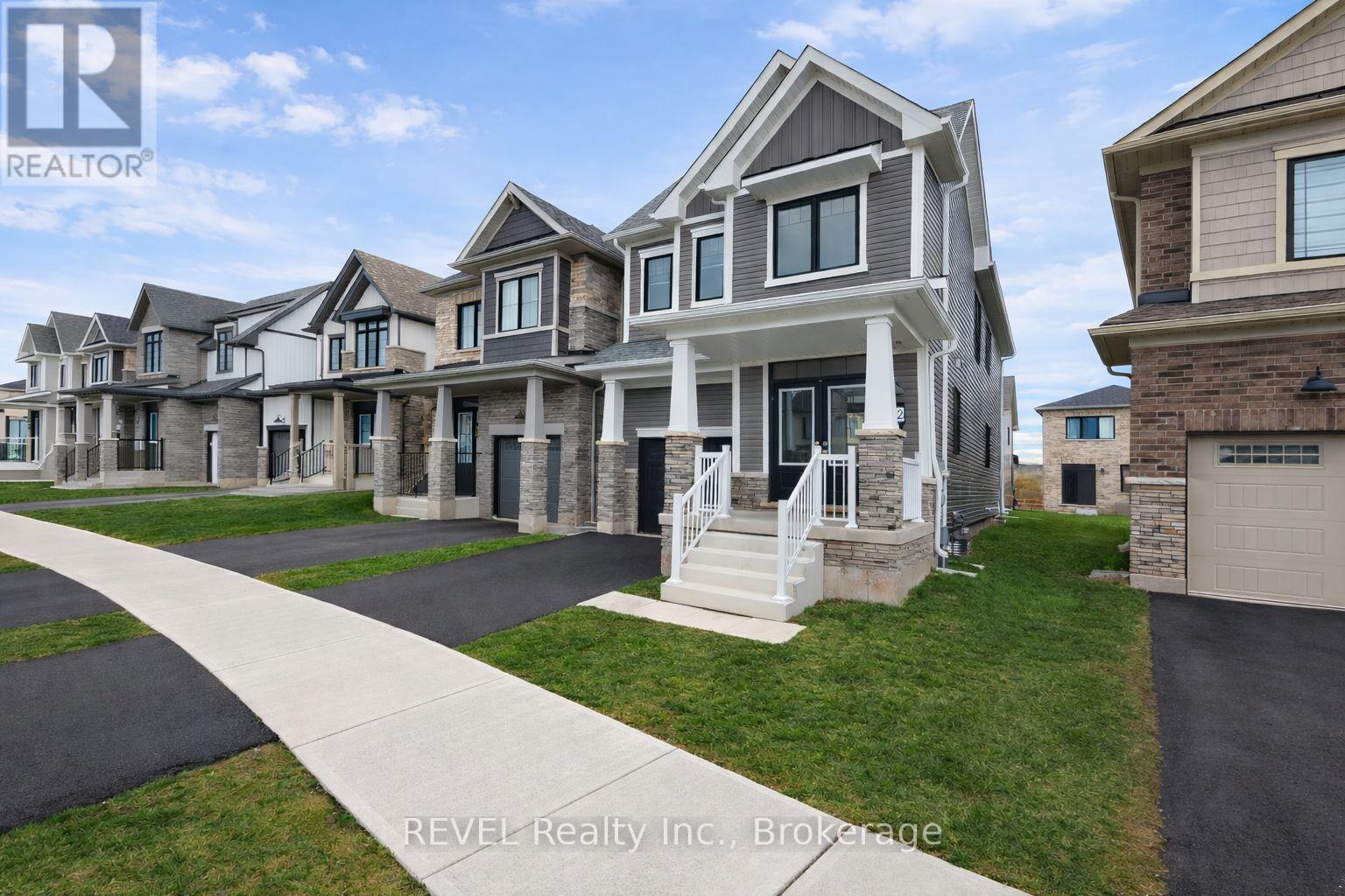 12 Rudder Road, Welland, Ontario  L3B 0M5 - Photo 2 - X12961456