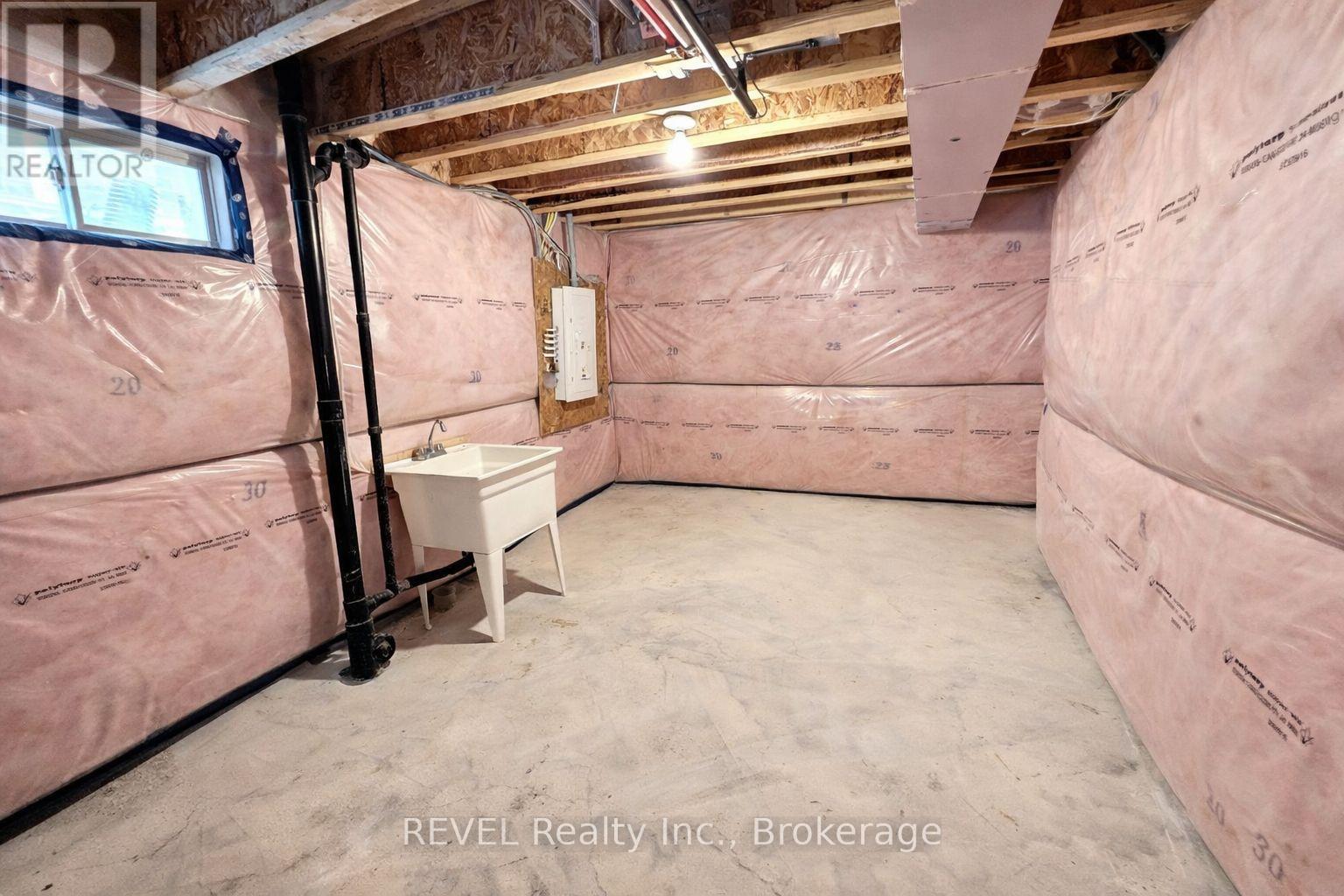 12 Rudder Road, Welland, Ontario  L3B 0M5 - Photo 26 - X12961456