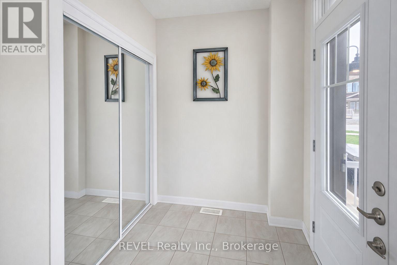 12 Rudder Road, Welland, Ontario  L3B 0M5 - Photo 4 - X12961456