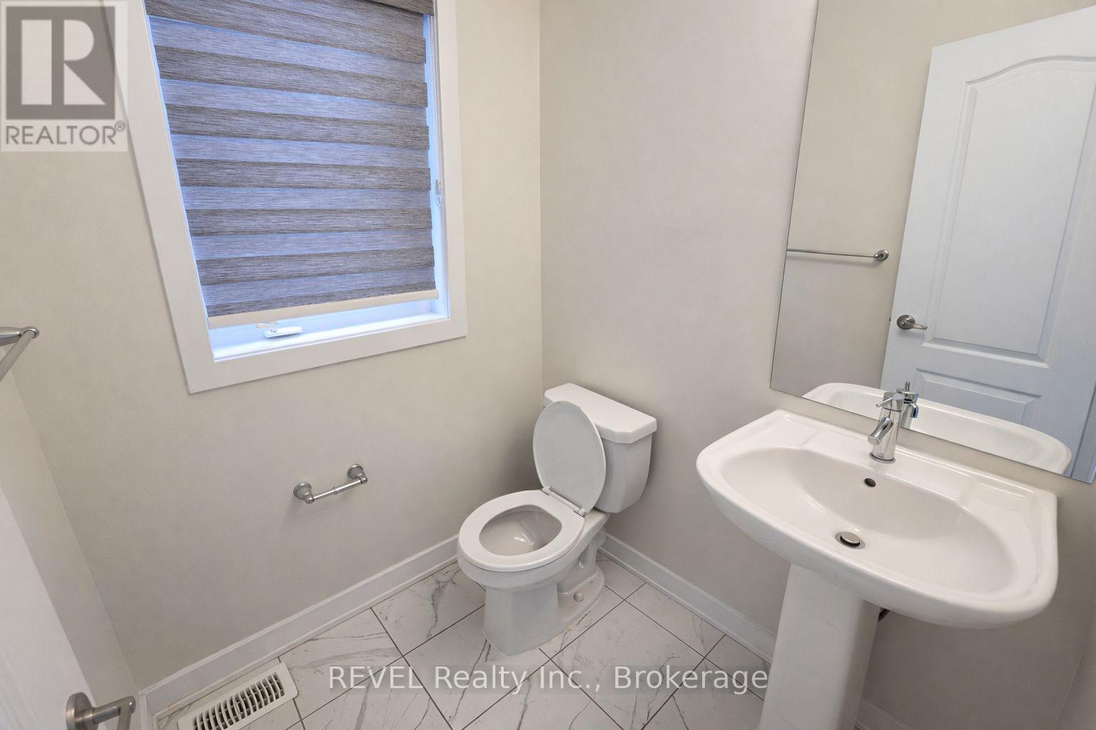 12 Rudder Road, Welland, Ontario  L3B 0M5 - Photo 5 - X12961456