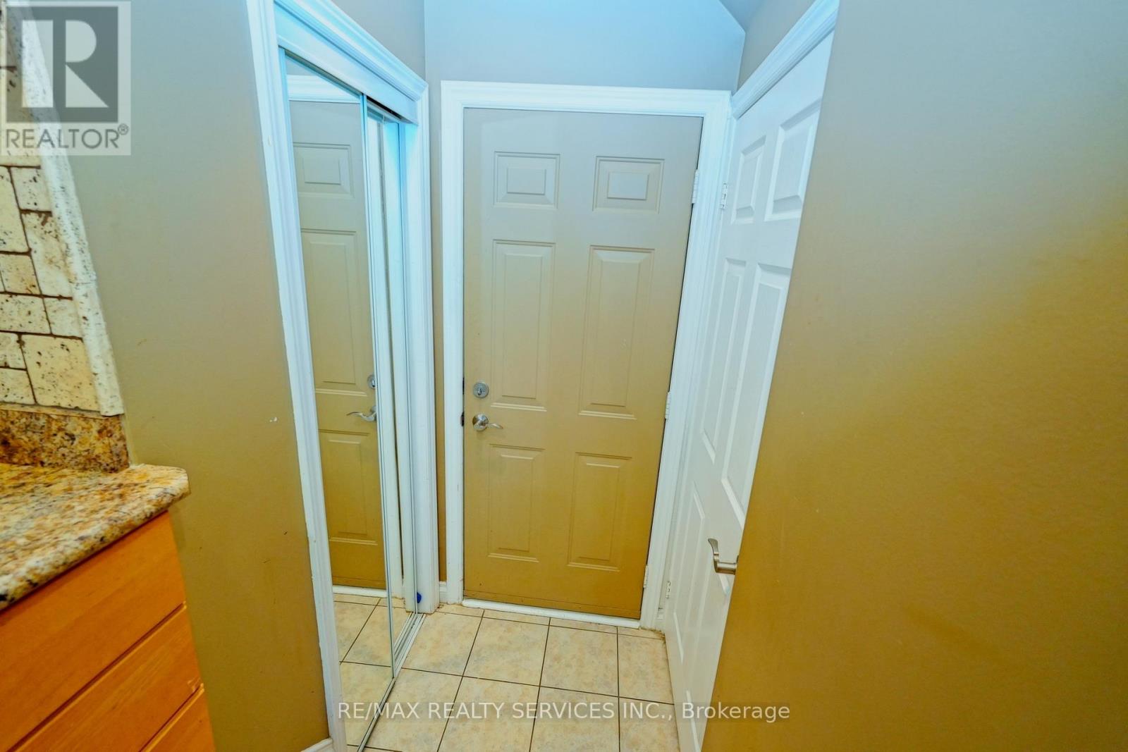 32 Ashdale Road, Brampton, Ontario  L6Y 5M7 - Photo 33 - W12955484