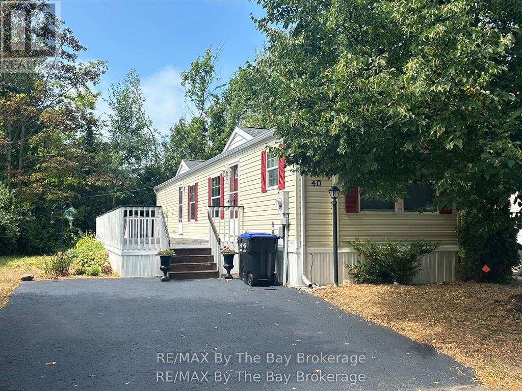 40 Georgian Glen Drive, Wasaga Beach, Ontario  L9Z 1K7 - Photo 1 - S12961494