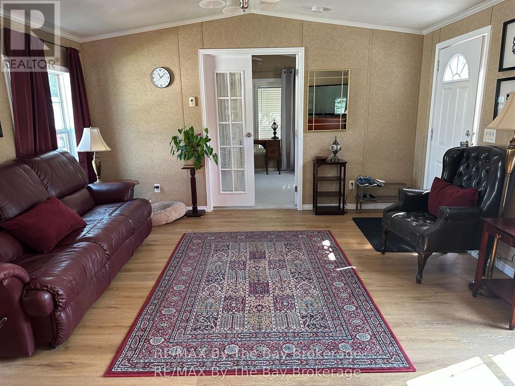 40 Georgian Glen Drive, Wasaga Beach, Ontario  L9Z 1K7 - Photo 6 - S12961494