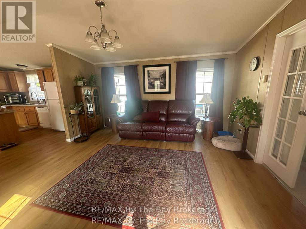 40 Georgian Glen Drive, Wasaga Beach, Ontario  L9Z 1K7 - Photo 7 - S12961494