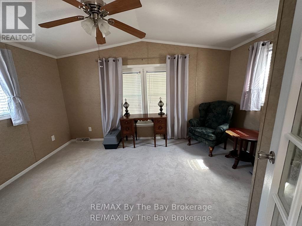 40 Georgian Glen Drive, Wasaga Beach, Ontario  L9Z 1K7 - Photo 8 - S12961494