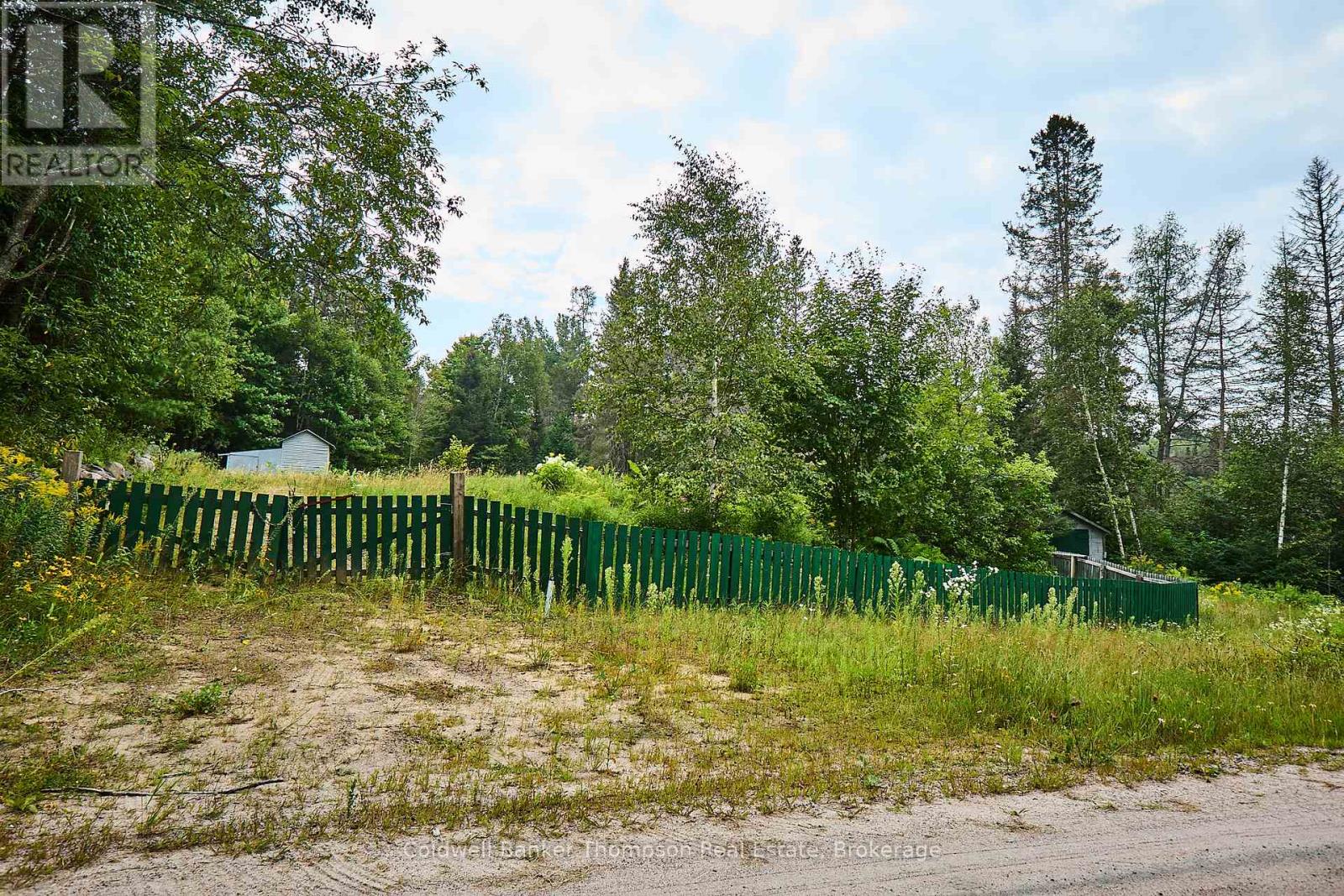 185 Halls Road E, Magnetawan, Ontario  P0A 1Z0 - Photo 4 - X12961396