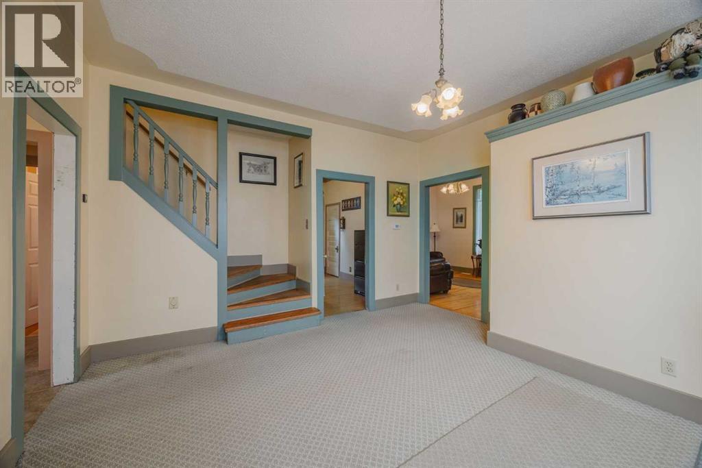 15 Elma Street W, Okotoks, Alberta  T1S 1J7 - Photo 10 - A2241158