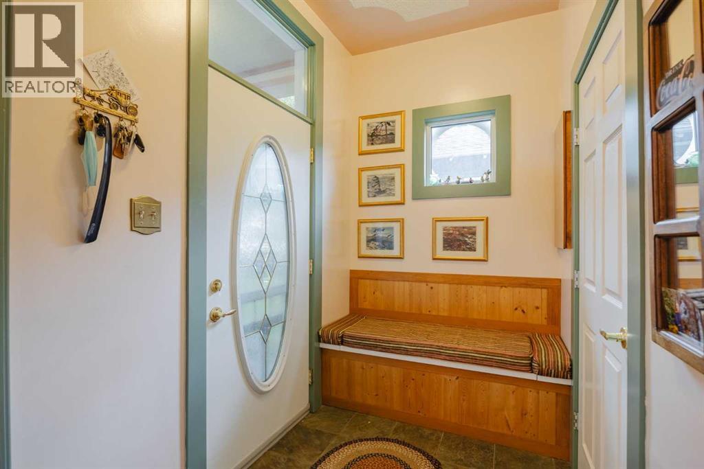 15 Elma Street W, Okotoks, Alberta  T1S 1J7 - Photo 6 - A2241158