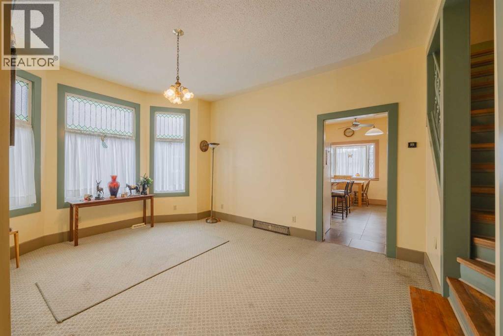 15 Elma Street W, Okotoks, Alberta  T1S 1J7 - Photo 7 - A2241158