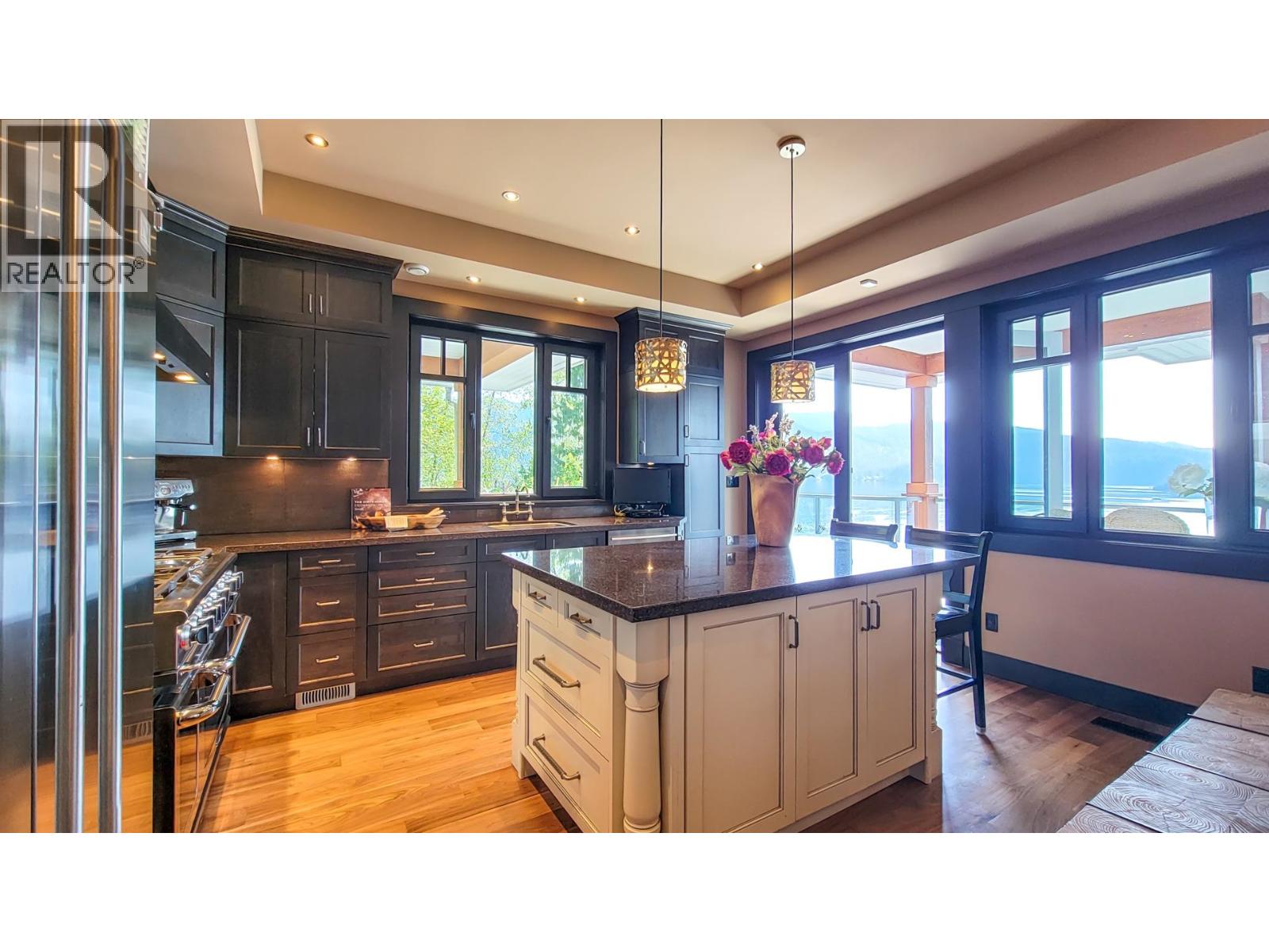 5125 Indian River Drive, North Vancouver, British Columbia  V7G 2T6 - Photo 7 - R3076609