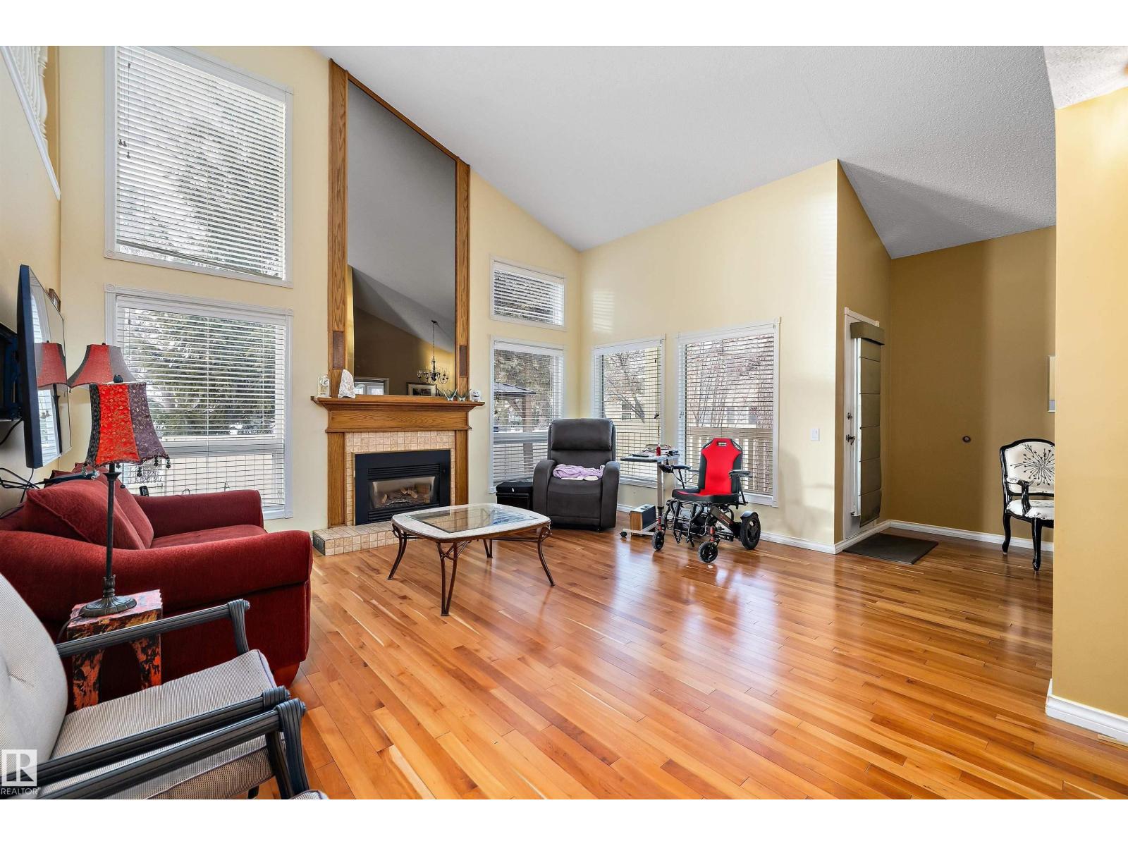 1027 109 St Nw, Edmonton, Alberta  T6J 5G2 - Photo 10 - E4471965