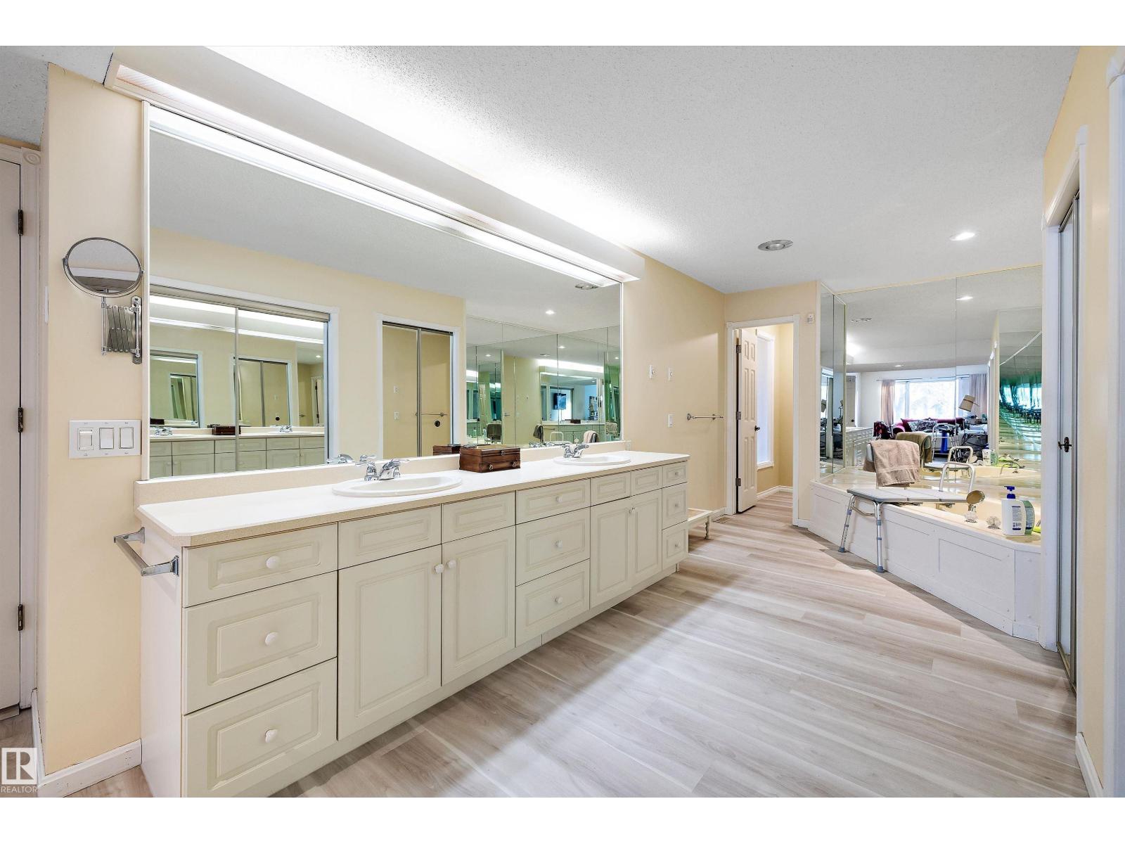 1027 109 St Nw, Edmonton, Alberta  T6J 5G2 - Photo 25 - E4471965