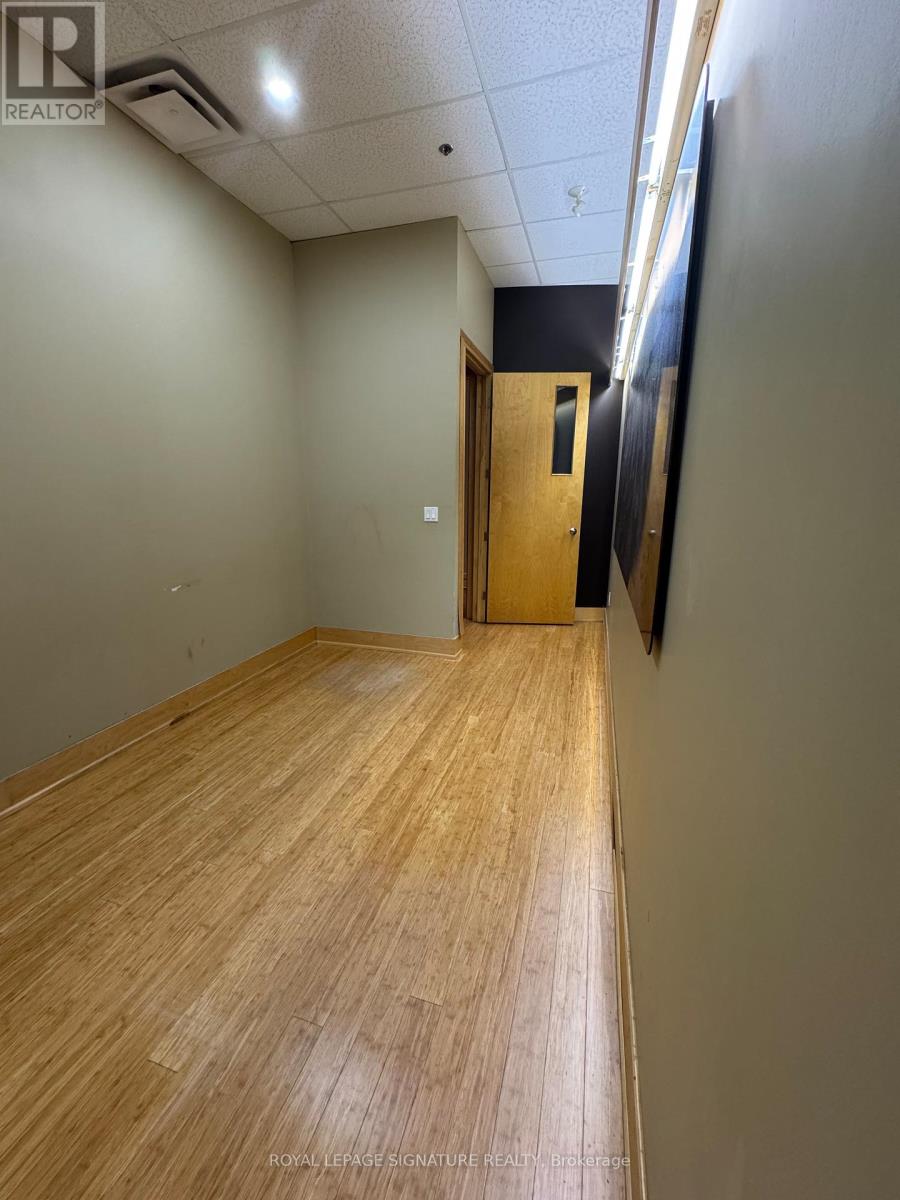 Studio #2 - 3-25 Scarsdale Road, Toronto, Ontario  M3B 2R2 - Photo 15 - C12961358