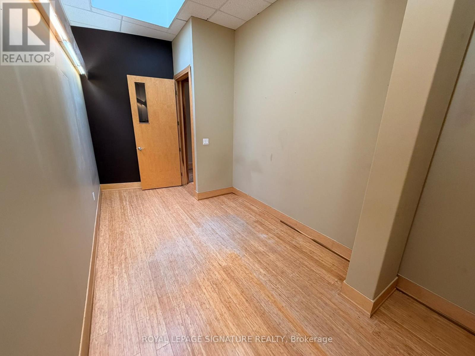 Studio #2 - 3-25 Scarsdale Road, Toronto, Ontario  M3B 2R2 - Photo 7 - C12961358