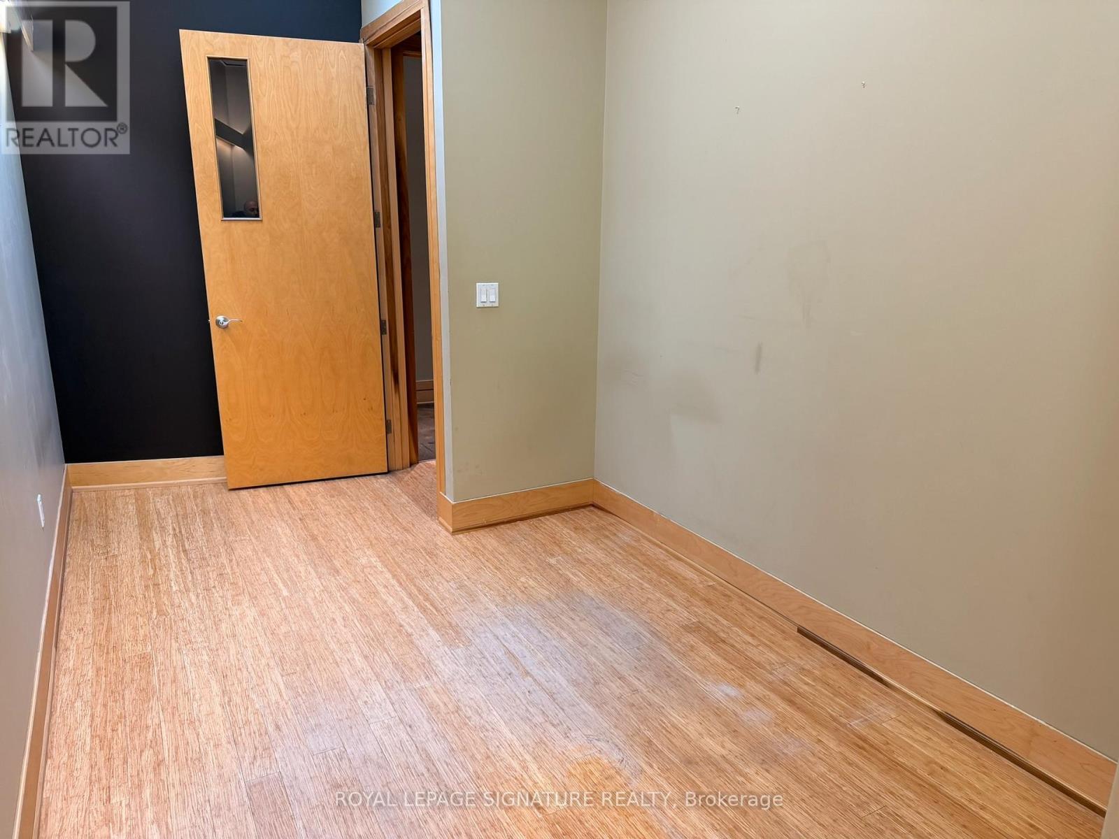 Studio #2 - 3-25 Scarsdale Road, Toronto, Ontario  M3B 2R2 - Photo 8 - C12961358