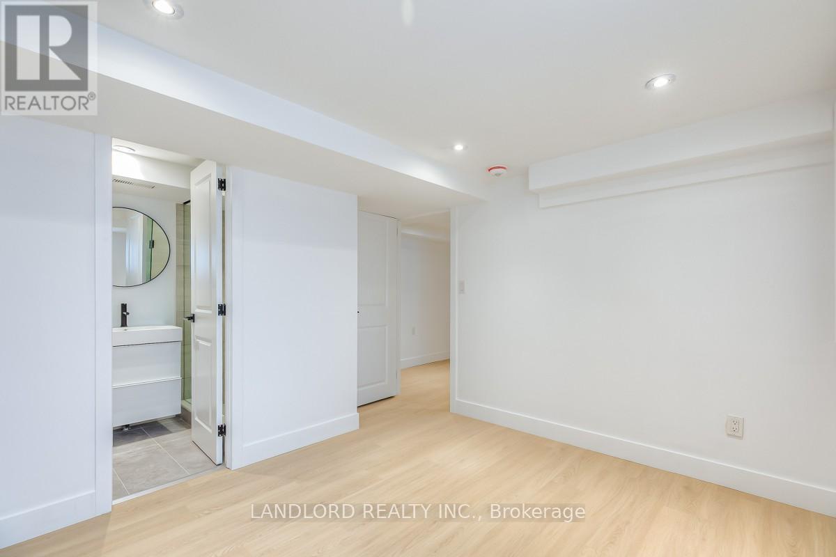 Lower - 429 Brock Avenue, Toronto, Ontario  M6H 3N7 - Photo 10 - C12961416