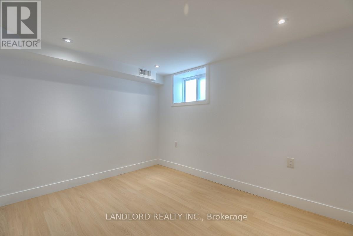 Lower - 429 Brock Avenue, Toronto, Ontario  M6H 3N7 - Photo 13 - C12961416