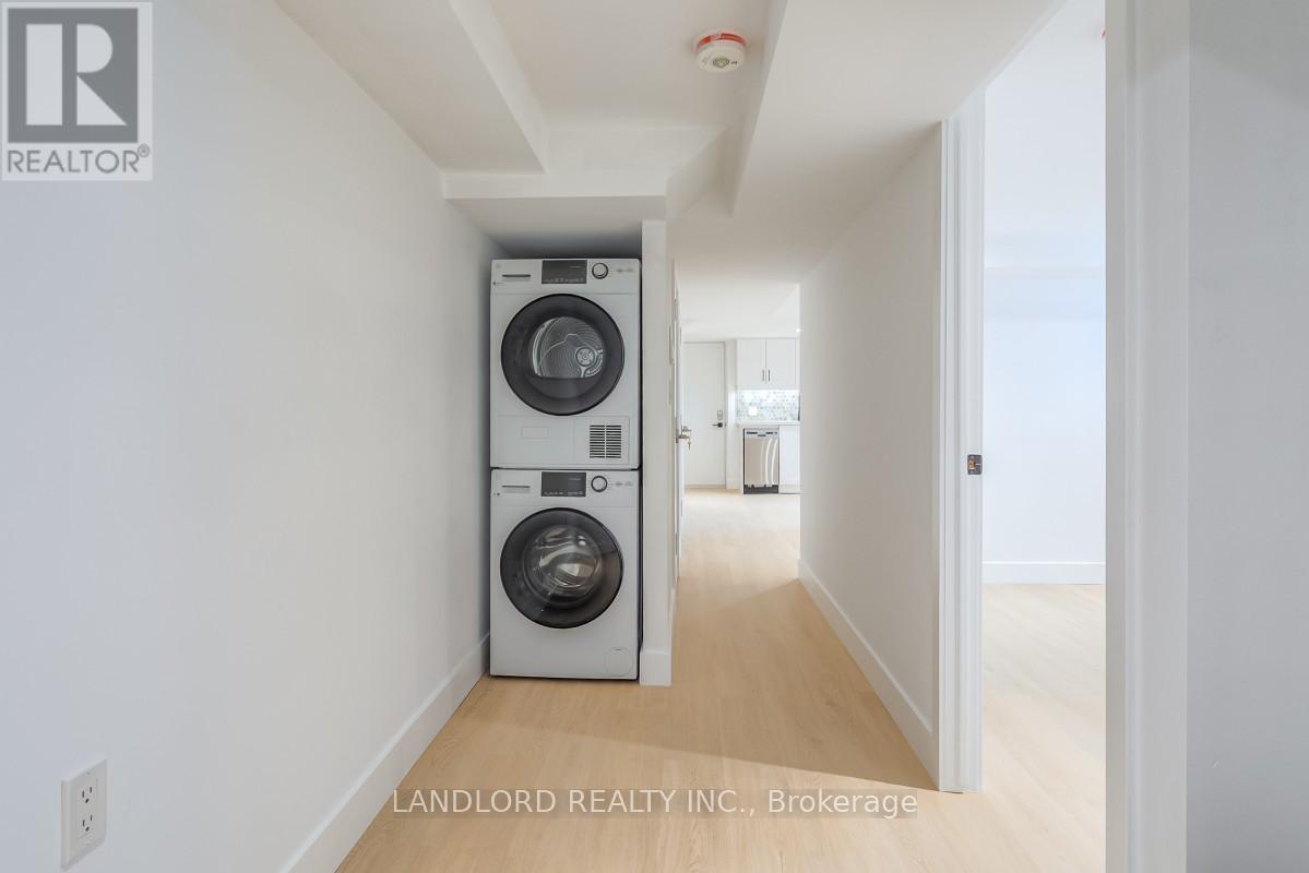 Lower - 429 Brock Avenue, Toronto, Ontario  M6H 3N7 - Photo 15 - C12961416