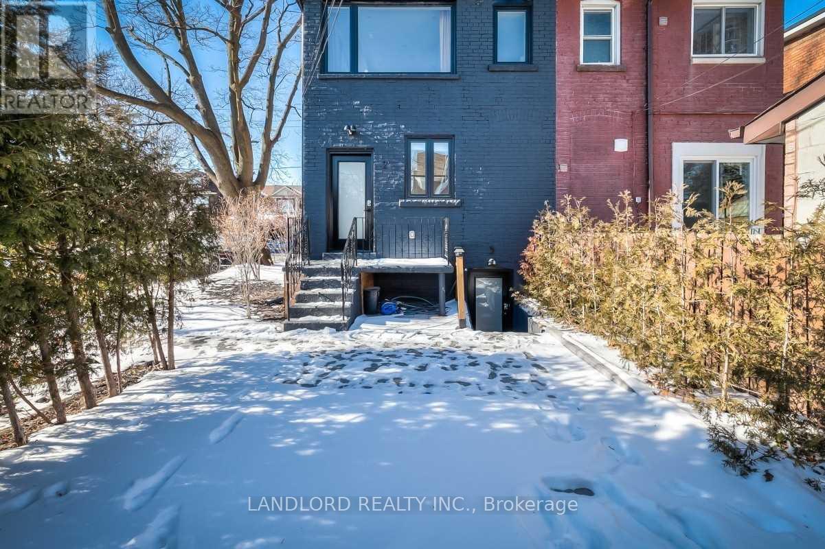 Lower - 429 Brock Avenue, Toronto, Ontario  M6H 3N7 - Photo 17 - C12961416